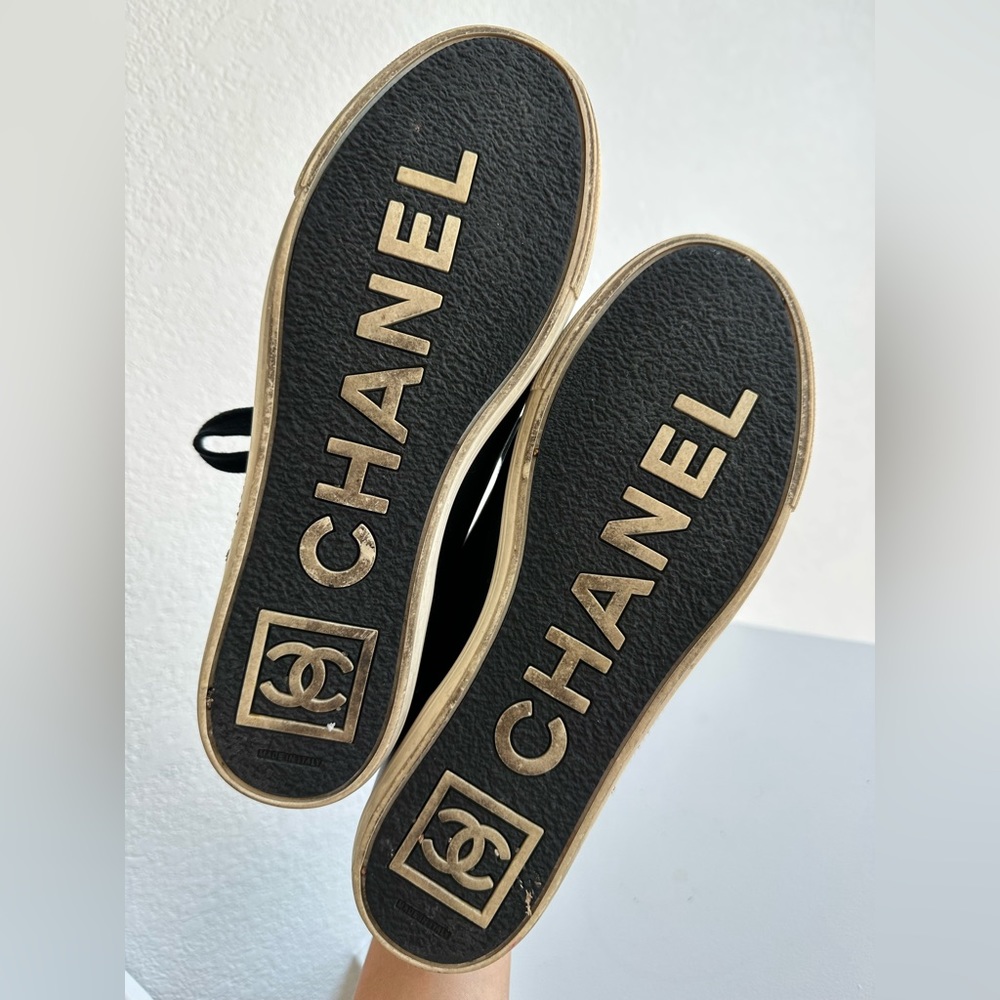 Chanel leather sneakers size 36.5 - Picture 4 of 4